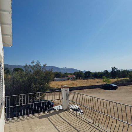 בסריל דה לה סיירה El Nido Del Aguila Hotel Las Gacelas, Becerril מראה חיצוני תמונה
